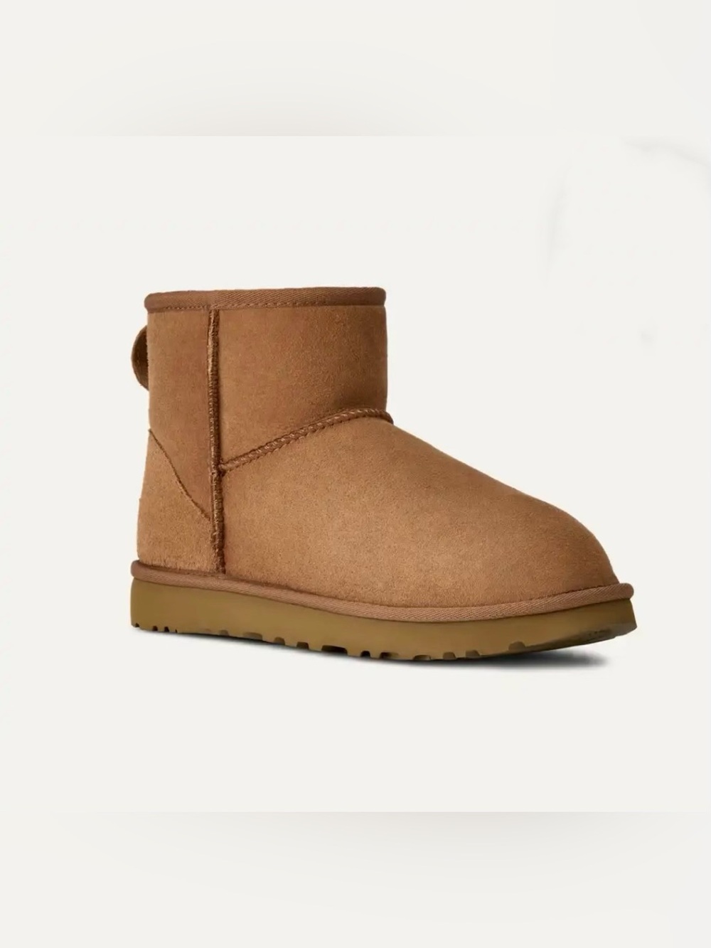 UGG W Classic Mini II Boot in Chestnut (Size 6)
